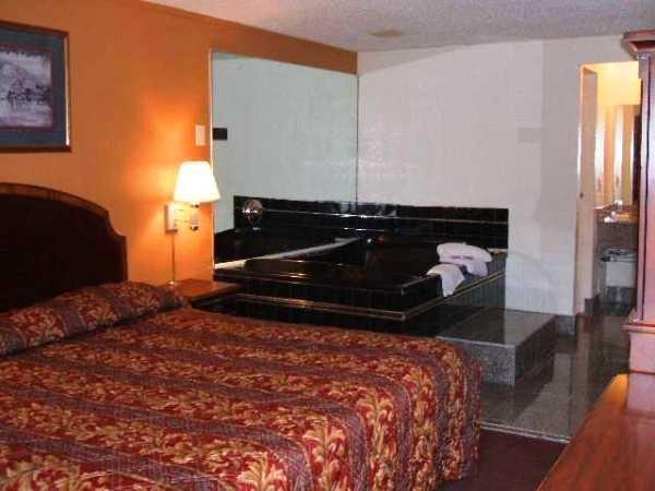 A Victory Inn - Roseville Room photo